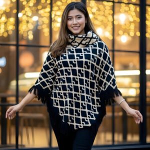 BLACK/BISCUT PONCHO